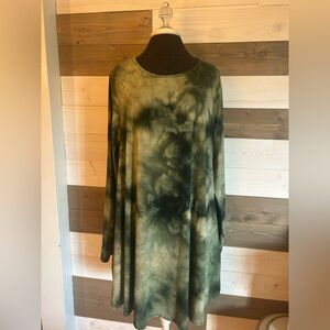 Forever Kindred Boutique ⚜️ Green Tie-Dye Long Sleeve Dress